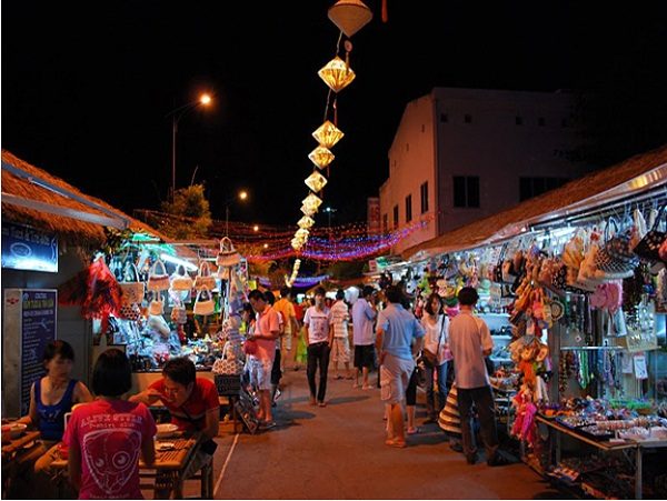 Mua sắm thoải mái tại khu chợ Đầm