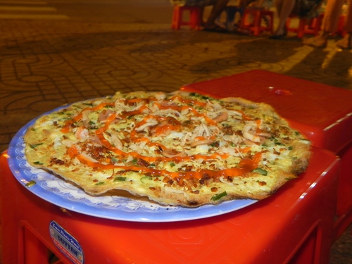 Đến Đà Lạt thưởng thức Bánh tráng nướng – pizza vỉa hè của Việt Nam