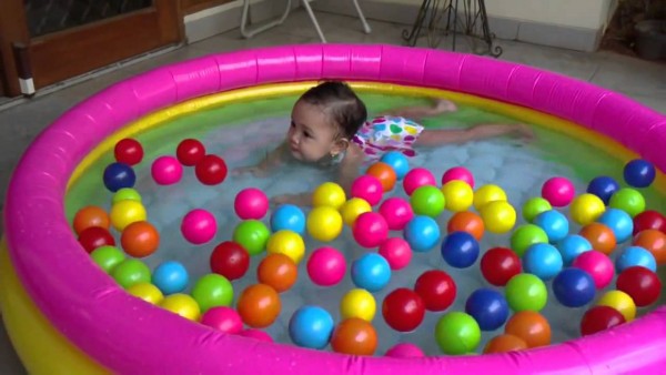 Be boi mi ni 3 tang - Hướng dẫn mẹ cách chọn bể bơi mini, an toàn cho bé trong dịp hè