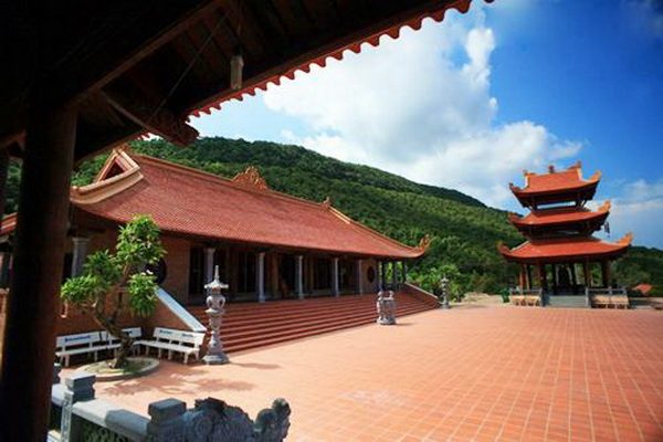 chua ho quoc 600x400 - Chùa Hộ Quốc - địa điểm du lịch tâm linh tại Phú Quốc