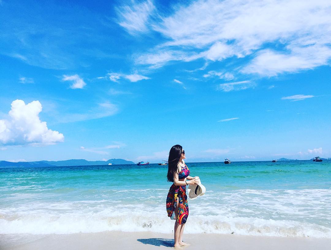 song ao cuc chat tai bai bien doc let - Top 5 bãi biển sống ảo đẹp nhất ở Nha Trang
