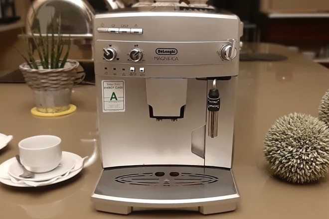 Máy pha cà phê DeLonghi