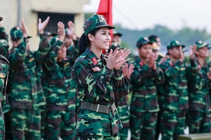 Sinh viên dân sự tốt nghiệp ĐH xuất sắc vào quân đội có thể được phong Thượng úy